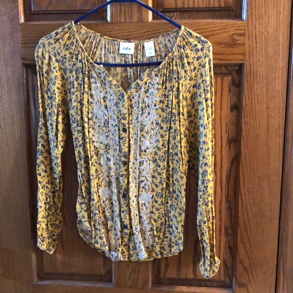 Buckle XS blouse only worn once